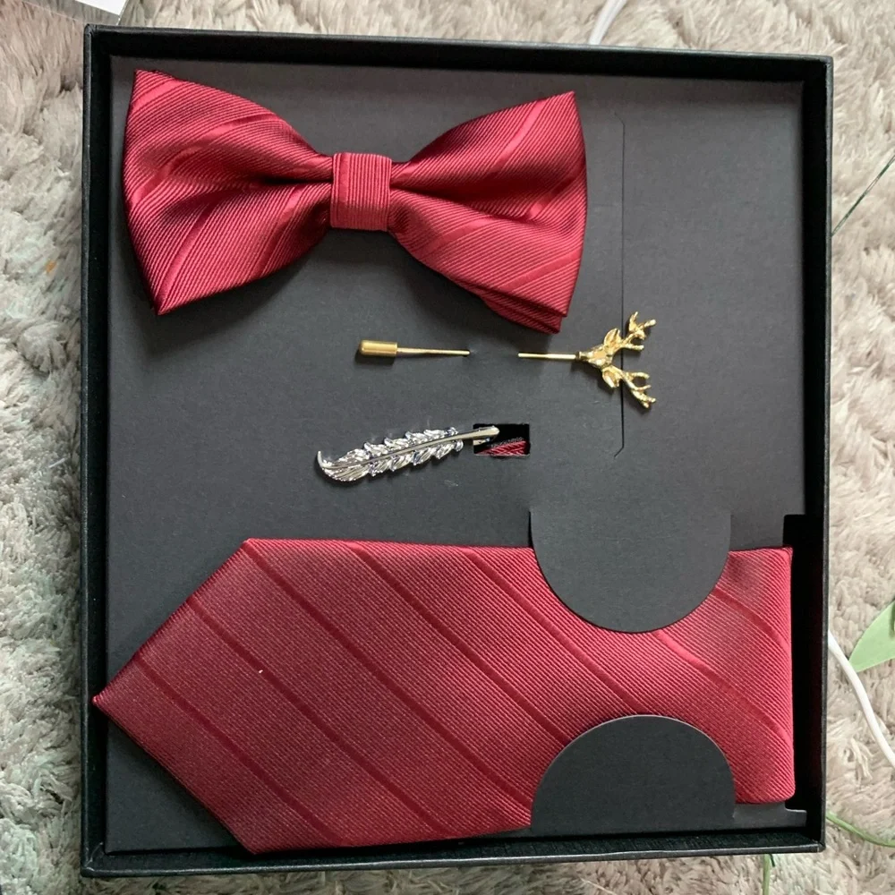Source Unknown Red Tie Set with Decorative Pins